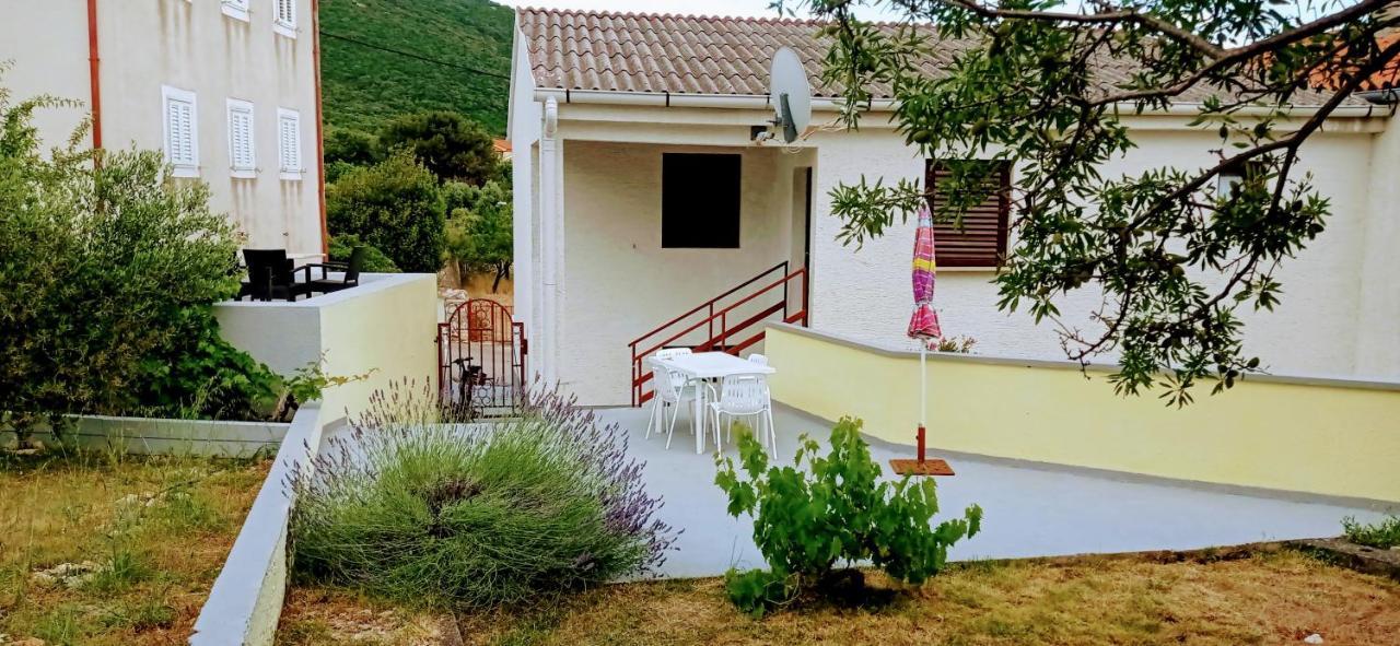 Apartments Tatjana Martinscica  Luaran gambar